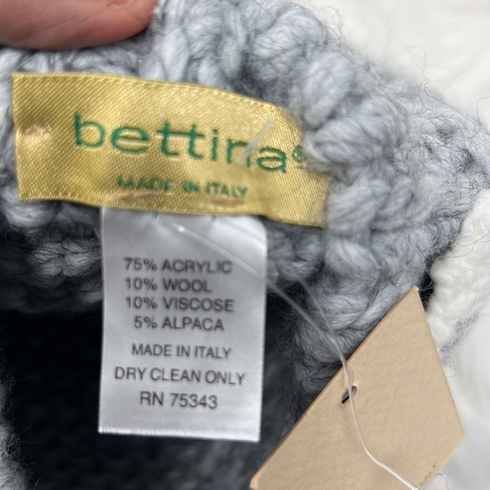 BETTINA GRAY & WHITE BOW KNIT HAT WOMEN’S OS - Picture 6 of 6
